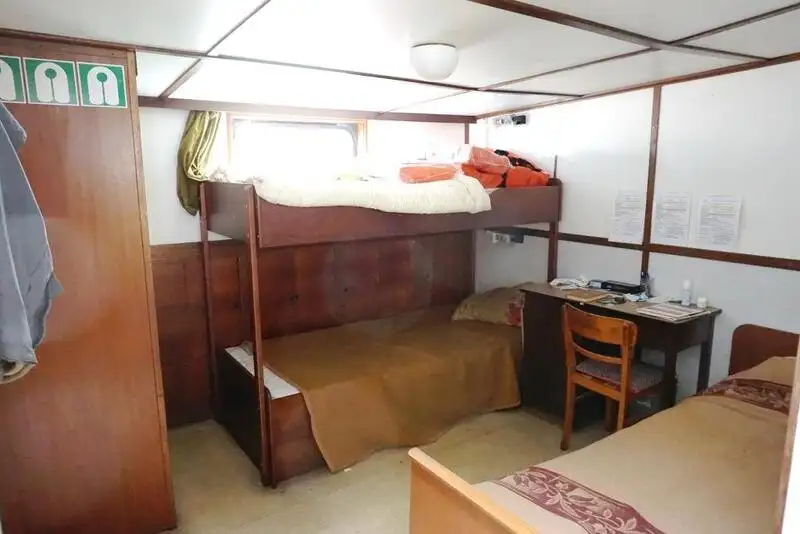 Crane vessel for sale